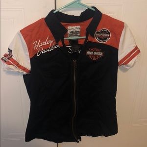 Harley-Davidson racer shirt.